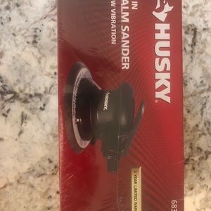 Husky Brand New 6inch palm sander. Item # 683 682